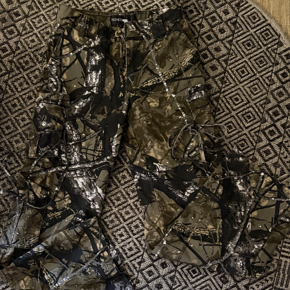 Fashion Nova Olive Green & Black Straight Leg Jeans